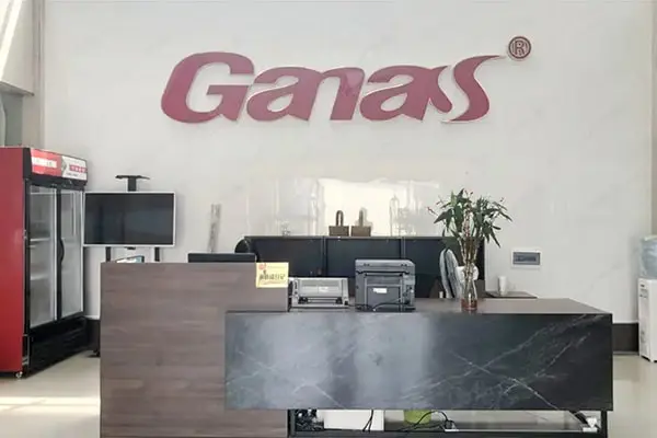 стойка регистрации